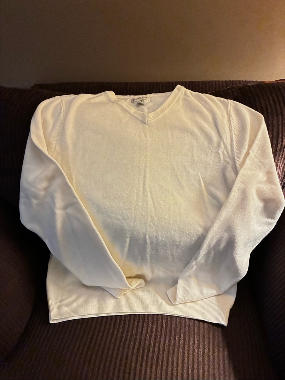 St. John’s Bay White V-Neck Sweater Size Medium Classic Knit